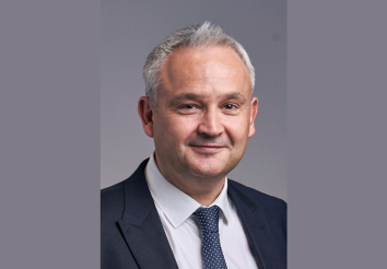 Giles Offen 354 x 246